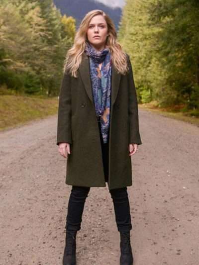 Tv Series The InBetween Harriet Dyer Green Coat