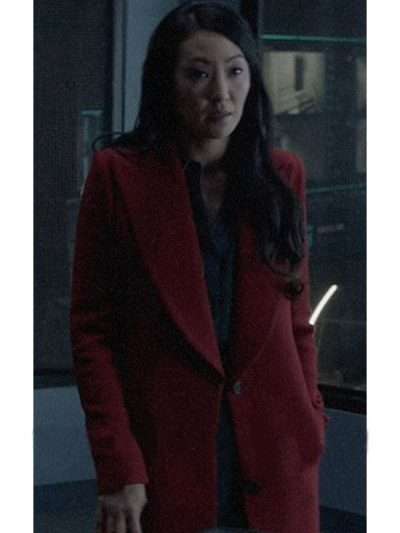 Elizabeth Anweis Batwoman Catherine Hamilton Trench Coat