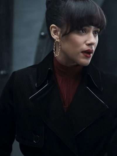 Army-of-Thieves-Gwendoline-Black-Coat