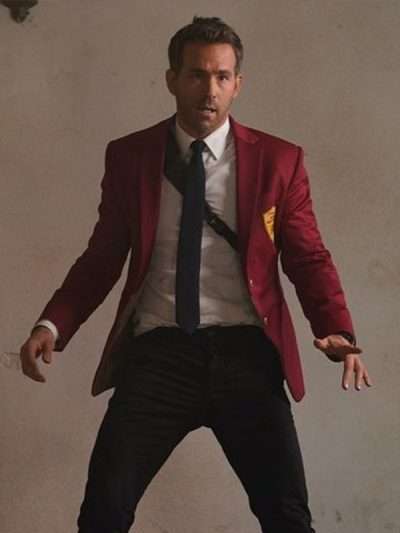 Nolan Booth Red Notice 2021 Ryan Reynolds Maroon Blazer