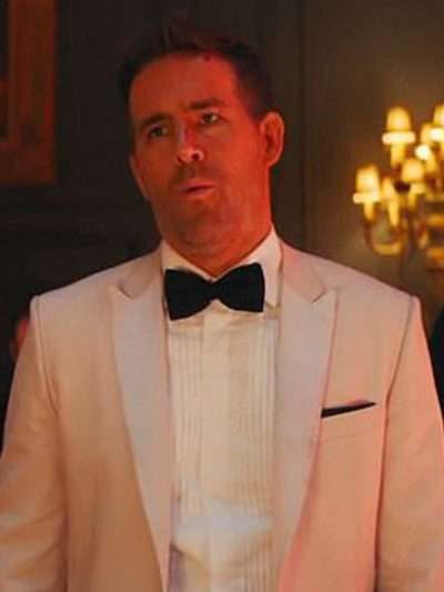 Nolan Booth Red Notice 2021 Ryan Reynolds White Blazer