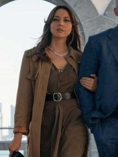 Sarah Fidel Operation Fortune Ruse de guerre Aubrey Plaza Coat