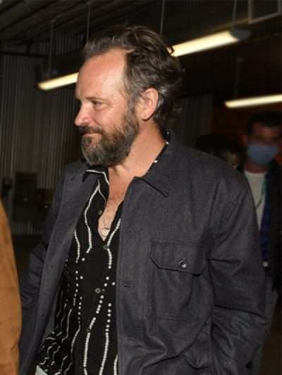 Peter Sarsgaard In The Lost Daughter Black Jacket