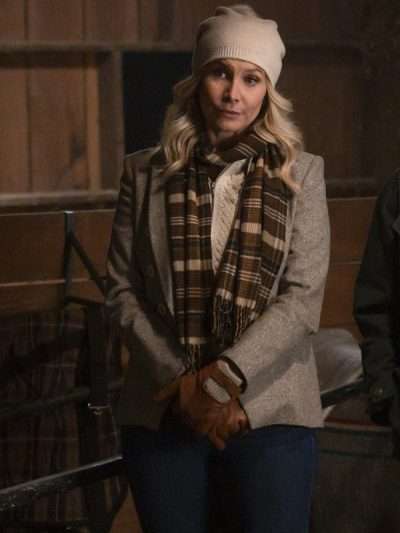 Elizabeth Mitchell The Santa Clauses Wool Blazer