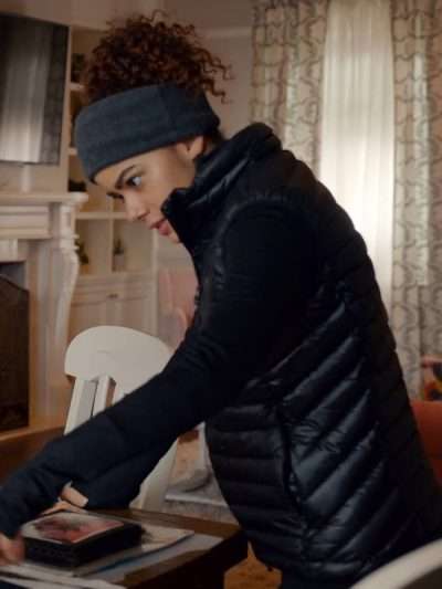 Antonia Gentry Ginny & Georgia S02 Puffer Vest