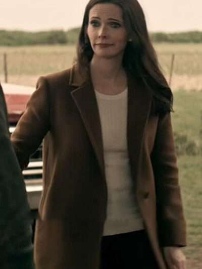 Elizabeth Tulloch Superman and Lois S02 Brown Coat
