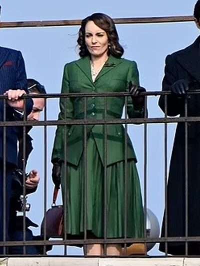 Tina Fey A Haunting in Venice 2023 Green Coat