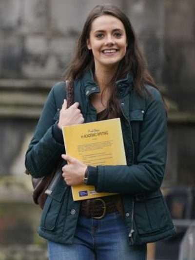 Kate Middleton The Crown S06 Green Jacket
