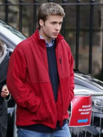 Prince William The Crown S06 Red Jacket
