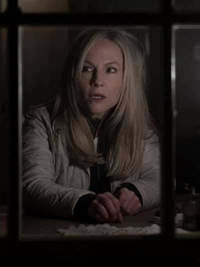 Nora Goosebumps S01 White Jacket