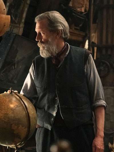 Uncle Etienne All the Light We Cannot See S01 Vest