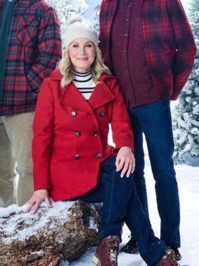 Carol Calvin The Santa Clauses S02 Red Coat