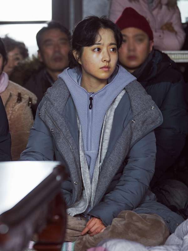 Park Bo-young Concrete Utopia 2023 Grey Puffer Coat