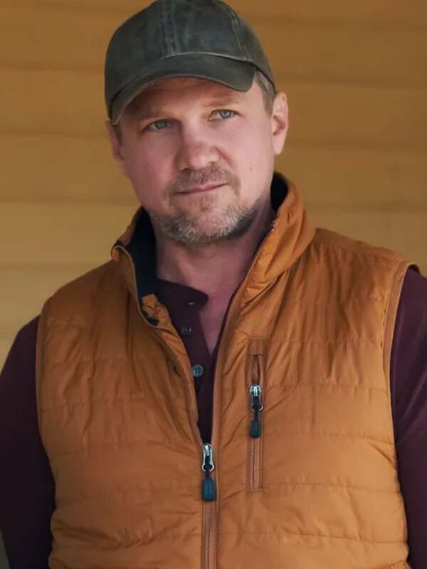 My Life with the Walter Boys S01 George Walter Vest