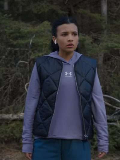 Jackie Howard My Life with the Walter Boys S01 Black Vest