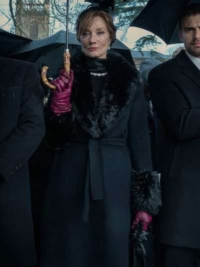 Lady Sabrina The Gentlemen S01 Black Coat