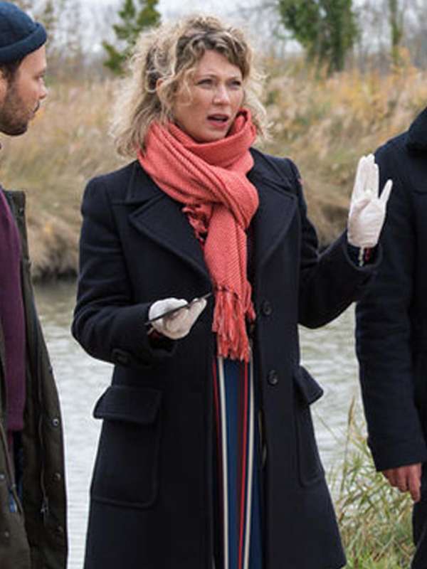 Cécile Bois Candice Renoir Black Coat