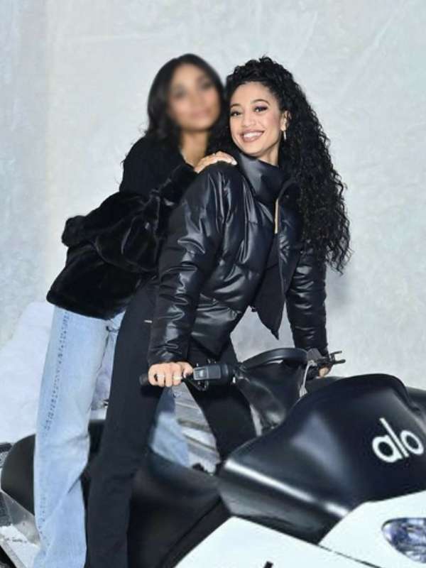 Samantha Logan Black Cropped Puffer Jacket