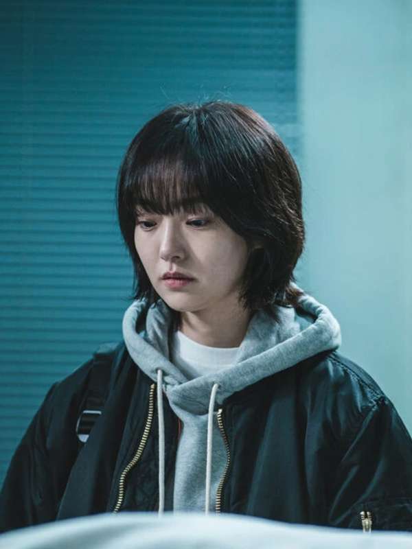 Jung Ji-an A Shop for Killers S01 Black Bomber Jacket