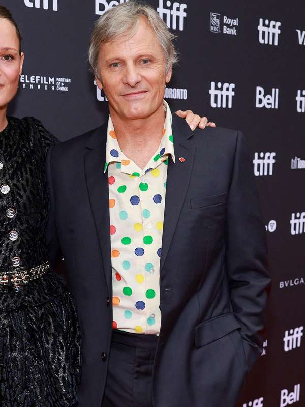 Viggo Mortensen The Dead Don't Hurt Black Blazer