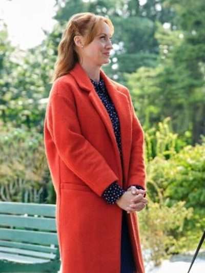 Fiona Vroom Three Wise Men and a Baby Red Coat