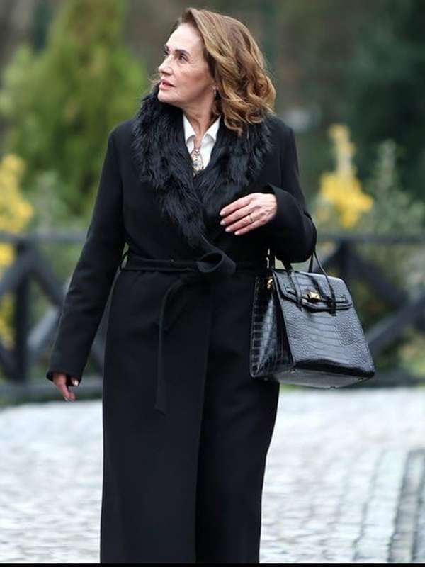 Hülya Soykan The Family Black Coat