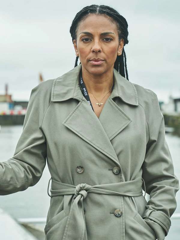 DS Jenn Townsend The Bay S05 Grey Coat
