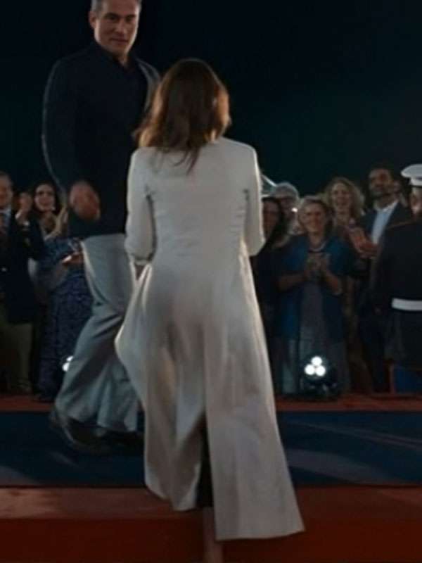 Keri Russell The Diplomat S02 White Coat