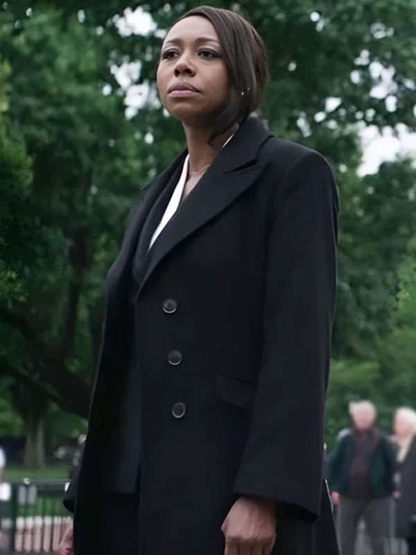 Catherine Weaver The Night Agent S02 Black Coat