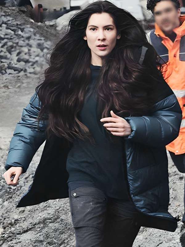 The Glass Dome S01 Léonie Vincent Puffer Jacket