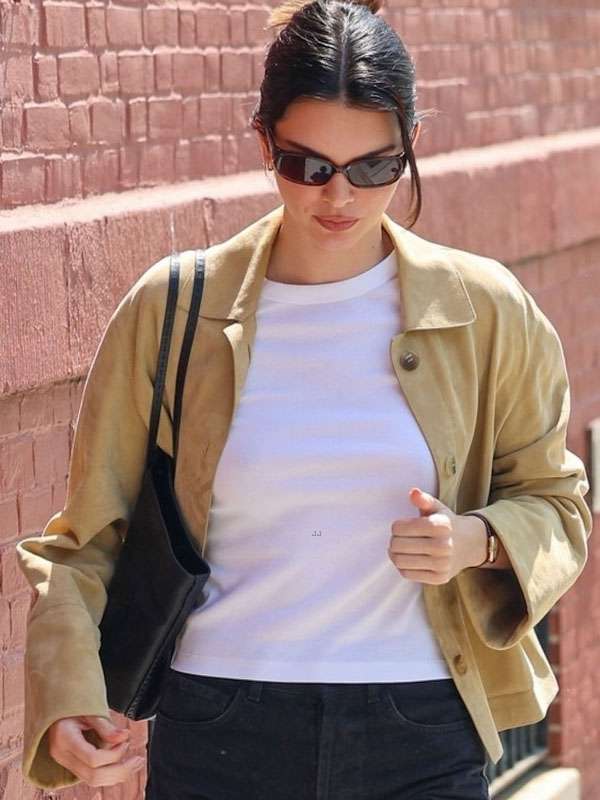 Get Street Style 2025 Kendall Jenner Beige Leather Jacket