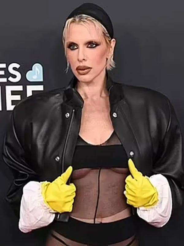 Julia Fox Grammys Red Carpet 2025 Black Leather Jacket