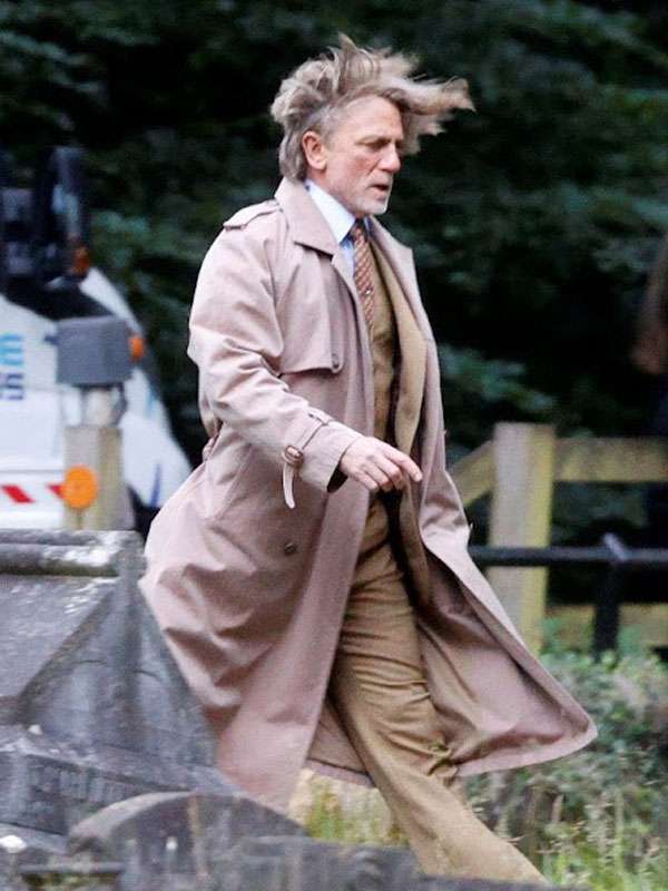 Wake Up Dead Man 2025 Daniel Craig Beige Double Breasted Coat