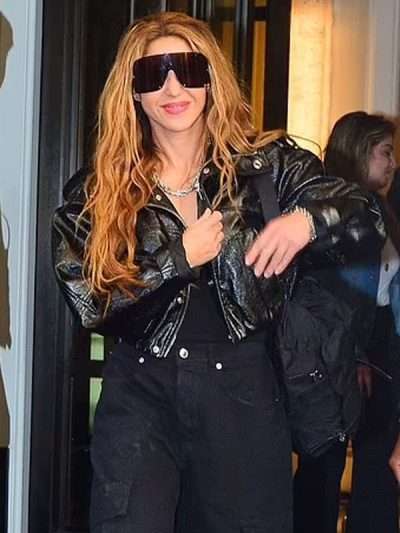 Met Gala 2024 Shakira Shiny Black Jacket