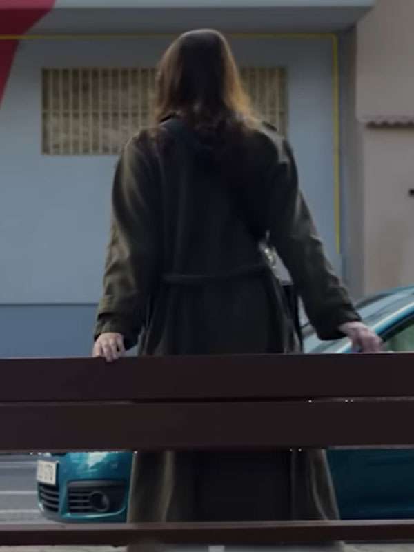 The Snow Girl The Soul Game S02 Milena Smit Trench Coat