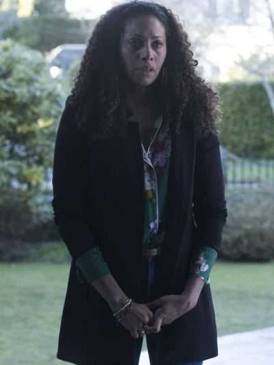 A Million Little Things S01 Regina Howard Black Wool Coat