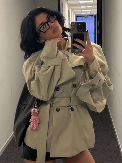Calabasas 2024 Kylie Jenner Beige Cropped Trench Coat