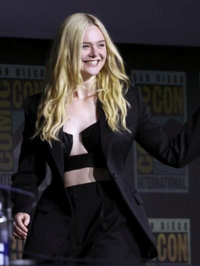 Elle Fanning Predator Badlands 2025 Movie Event Black Blazer