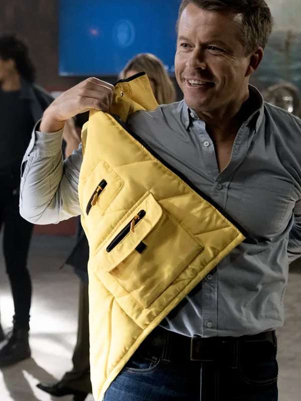 NCIS Sydney S02 Todd Lasance Yellow Vest
