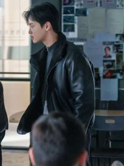 Queen Mantis 2025 Cha Soo-yeol Black Shearling Leather Jacket