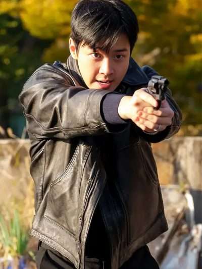 Queen Mantis 2025 Jang Dong-yoon Black Leather Jacket