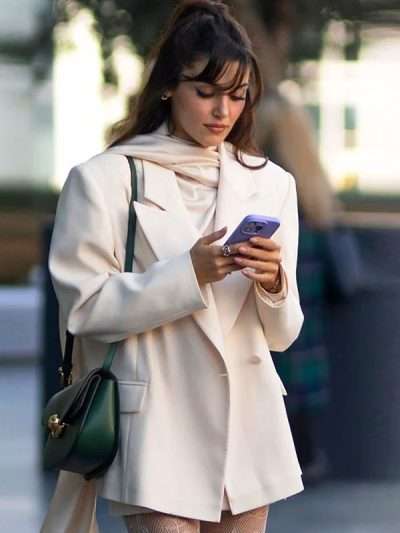 Hande Erçel Reminder White Coat