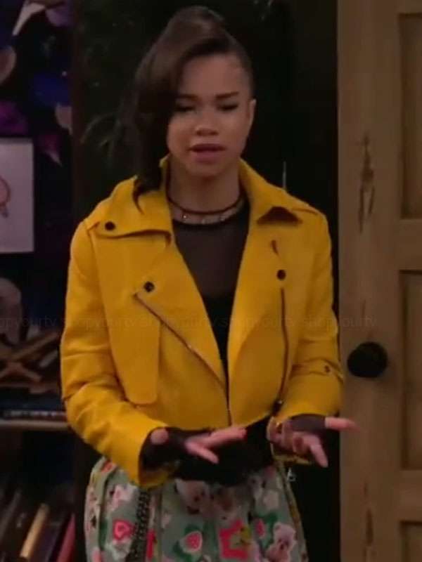 Wizards Beyond Waverly Place S02 Janice LeAnn Brown Yellow Jacket