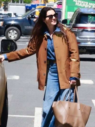 NYC Street Style 2025 Anne Hathaway Metallic Gold Jacket