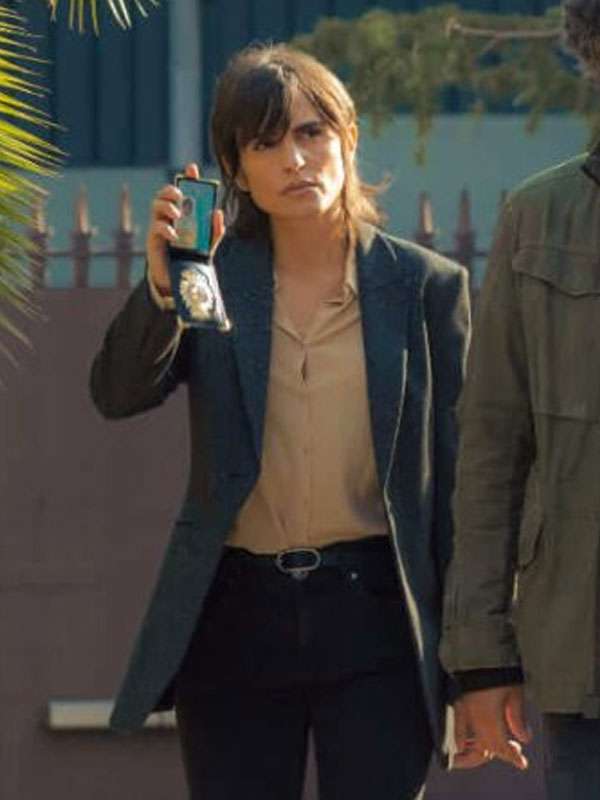 City of Shadows S01 Verónica Echegui Grey Blazer