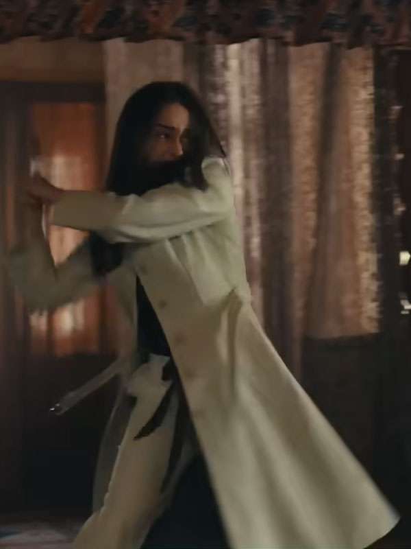 Ponies 2026 Emilia Clarke White Trench Coat