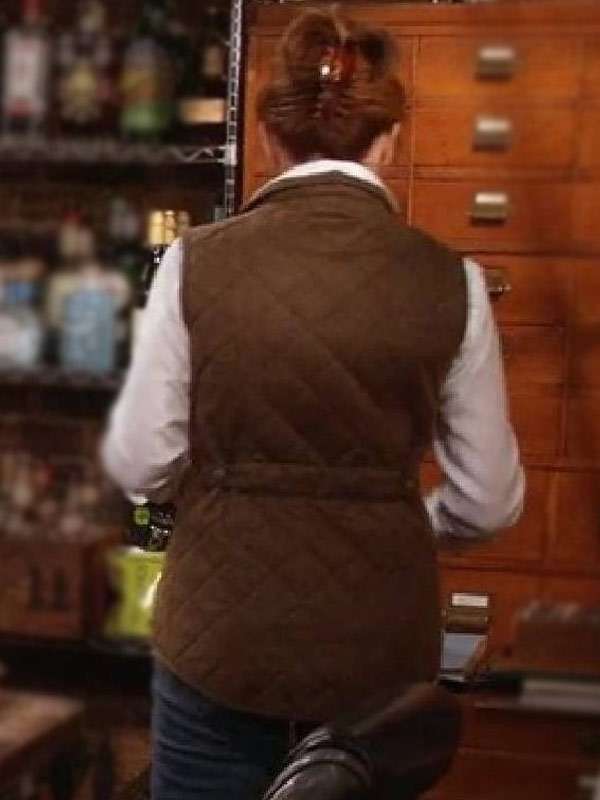 Happy’s Place 2025 Reba McEntire Brown Vest