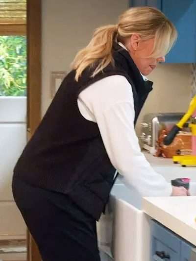 Leanne S01 Leanne Morgan Black Vest