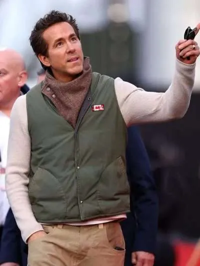 Ryan Reynolds Wrexham AFC v Watford Green Vest
