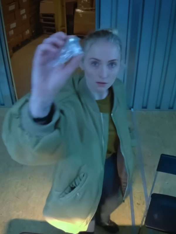 TV Series Steal 2026 Zara Dunne Beige Bomber Jacket